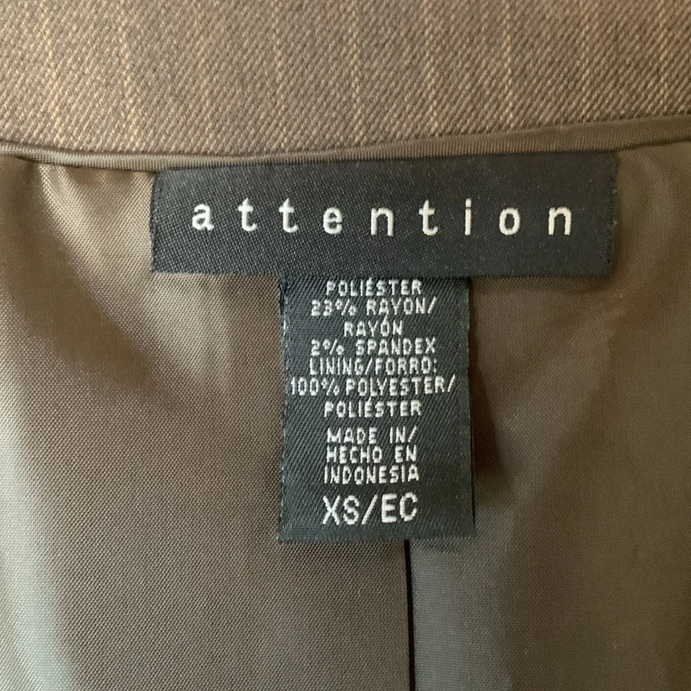 Attention pinstripe vest - Picture 4 of 5